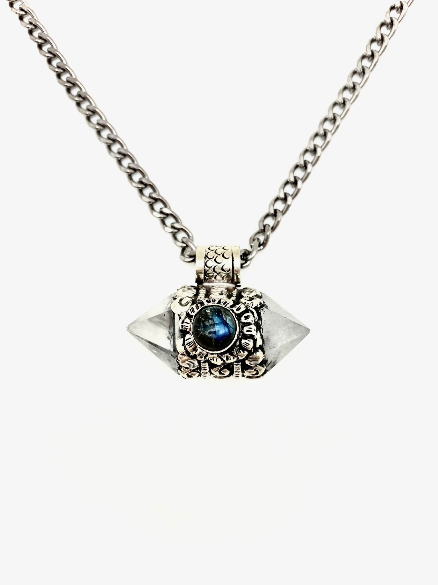 Gina Quartz & Labradorite Crystal Necklace - Stone Cooper