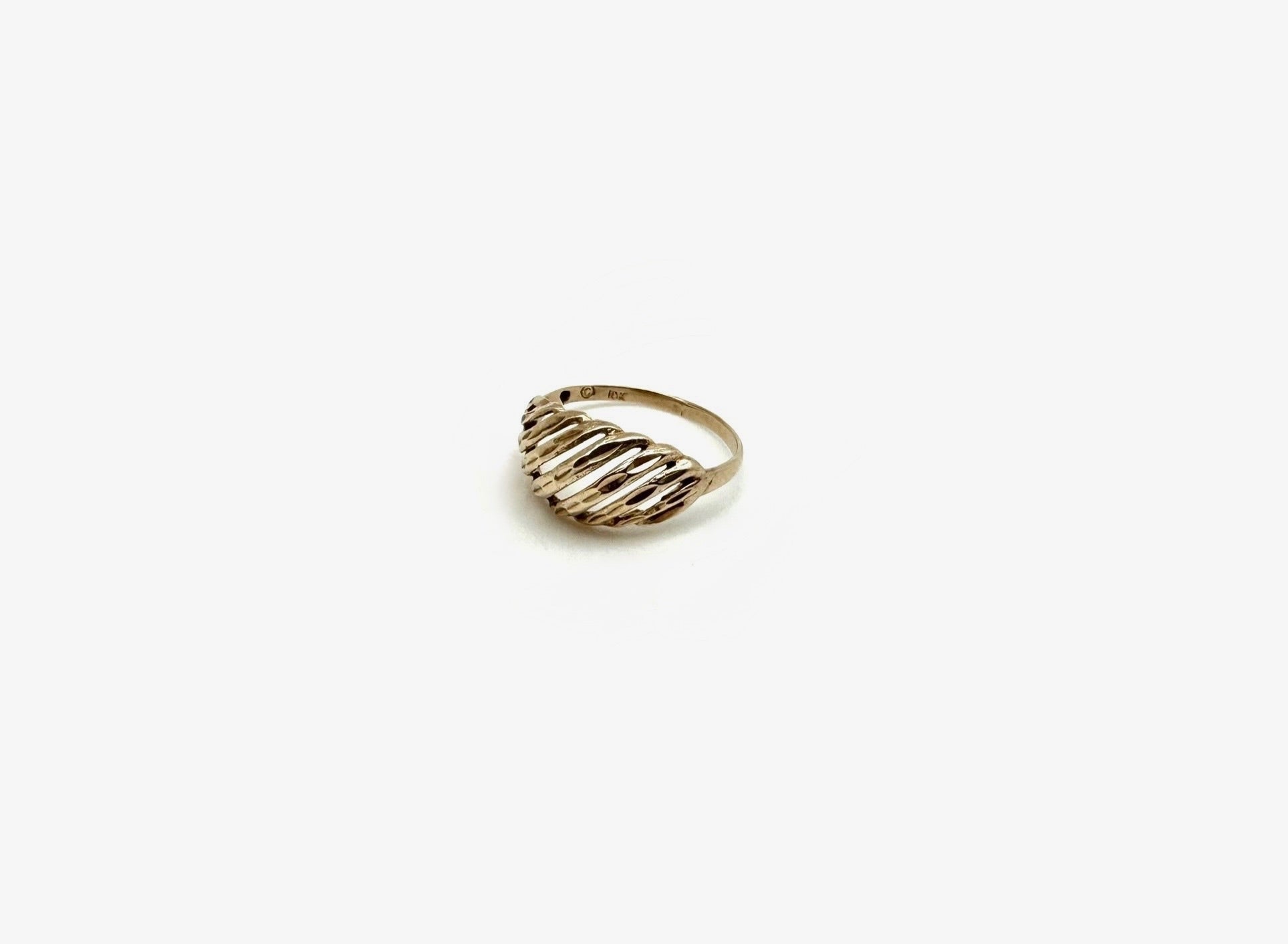 10K Vintage Shrimp Dome Ring (5.5) - Stone Cooper