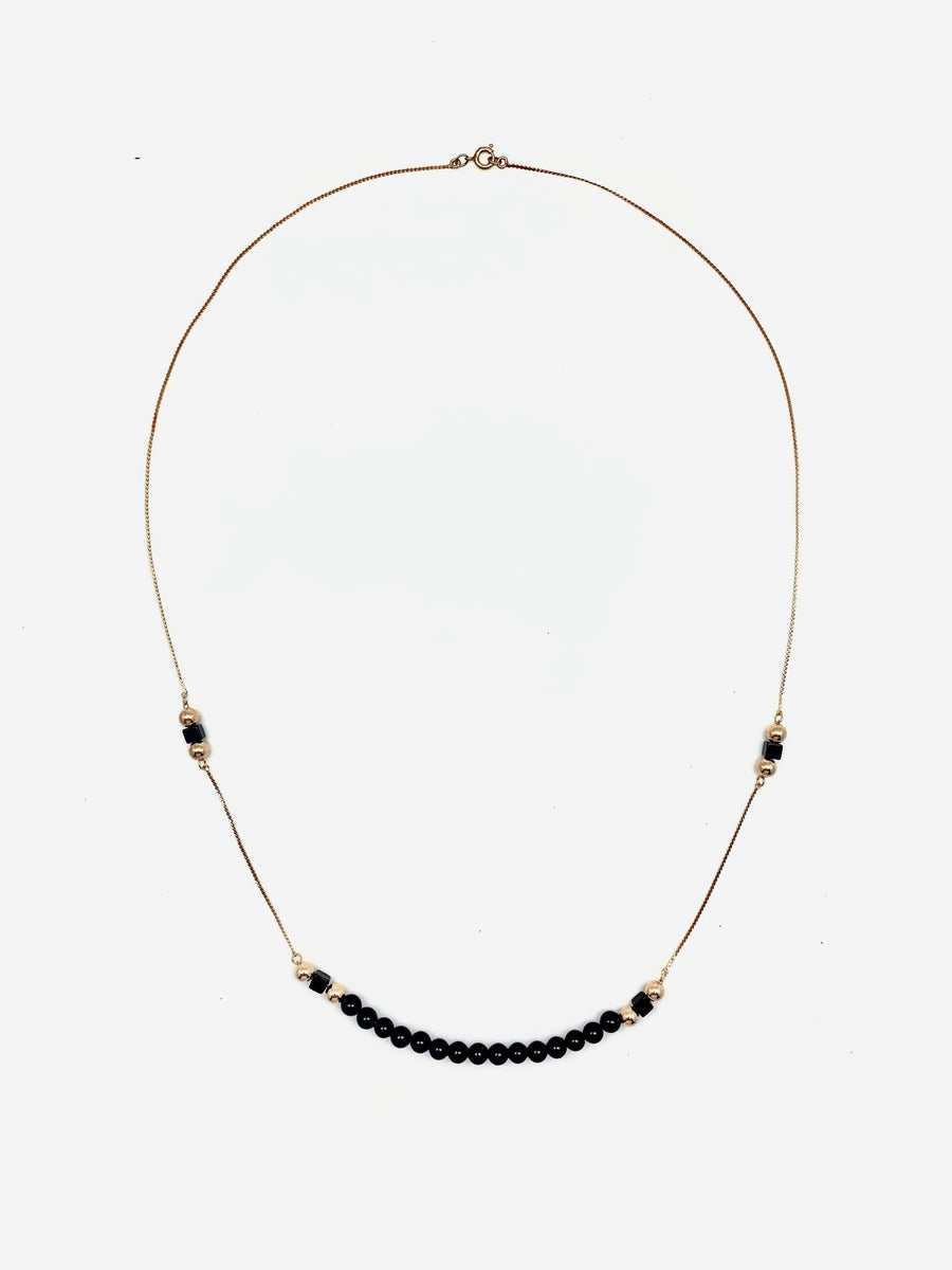 Onyx_Gold_Necklace_Giselle
