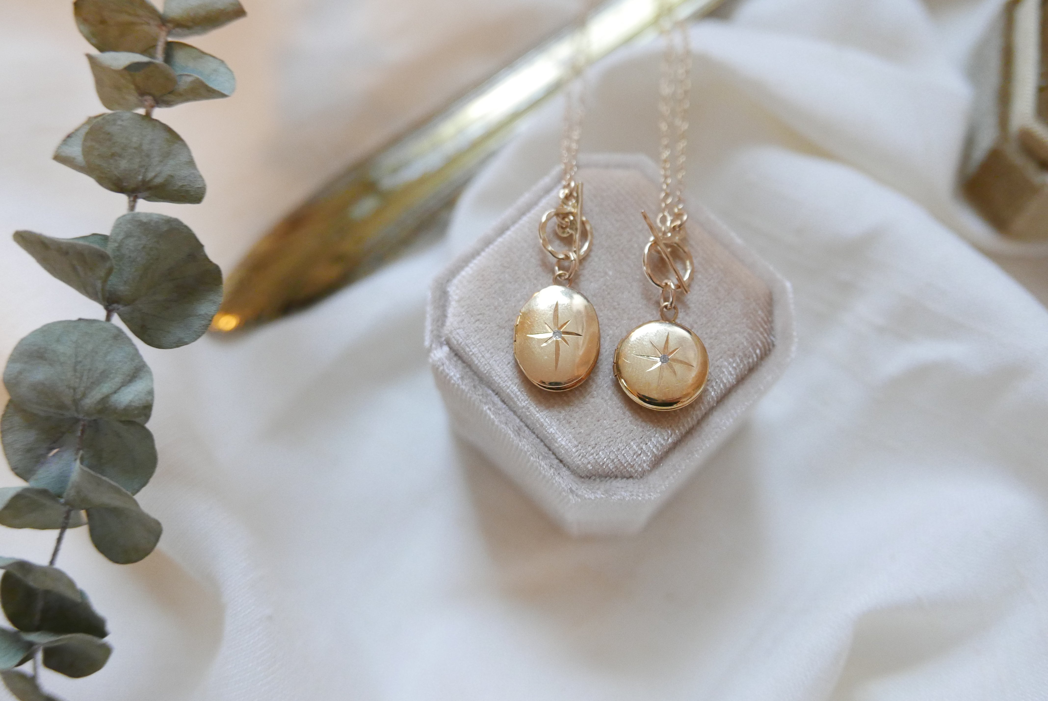 Vintage Gold Fill Round Diamond Locket Toggle Necklace - Stone Cooper