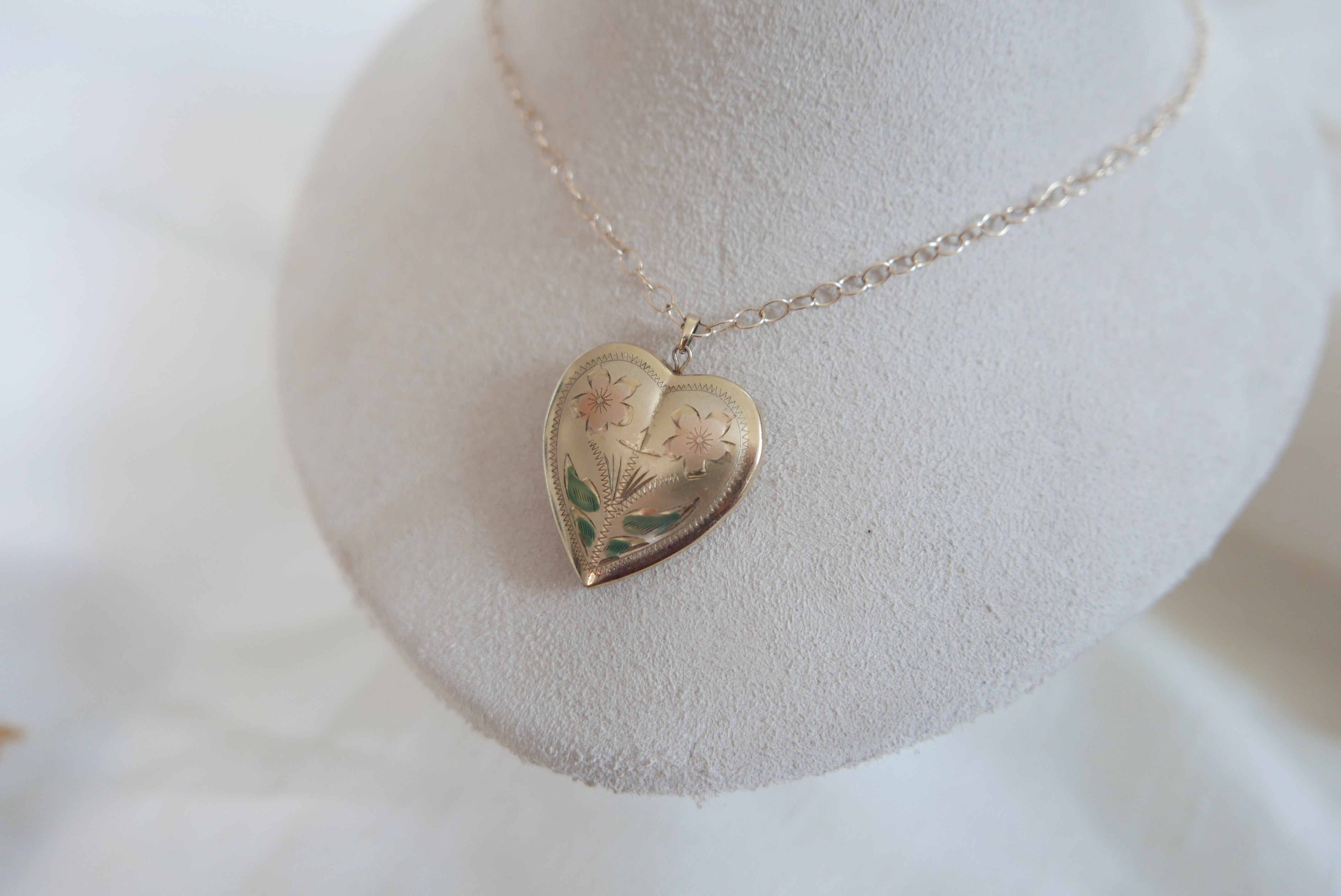 Doretta Vintage Flower Heart Locket - Stone Cooper
