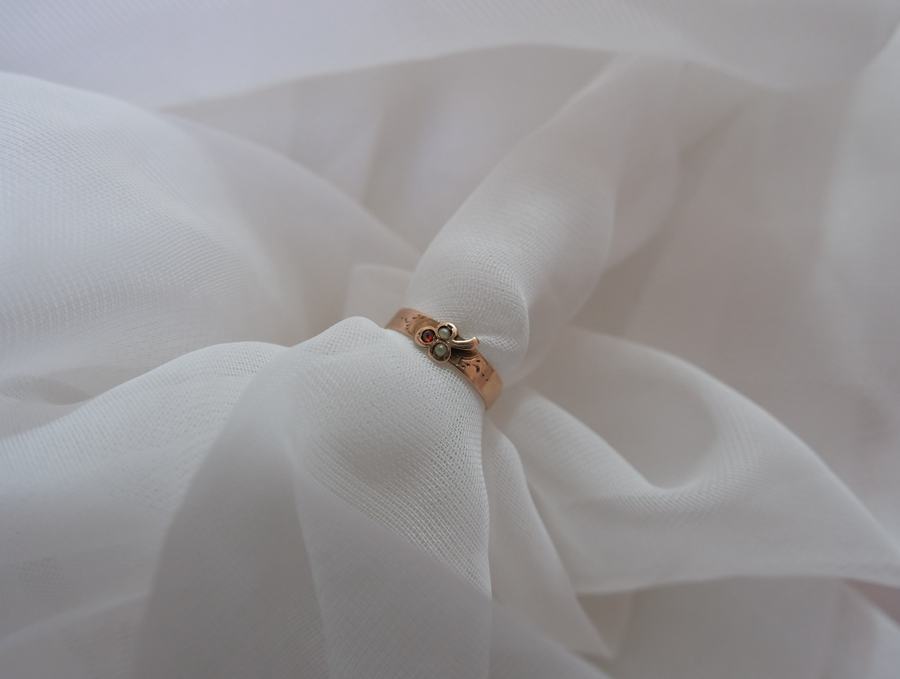 9K Antique Clover Pinky Ring (4) - Stone Cooper