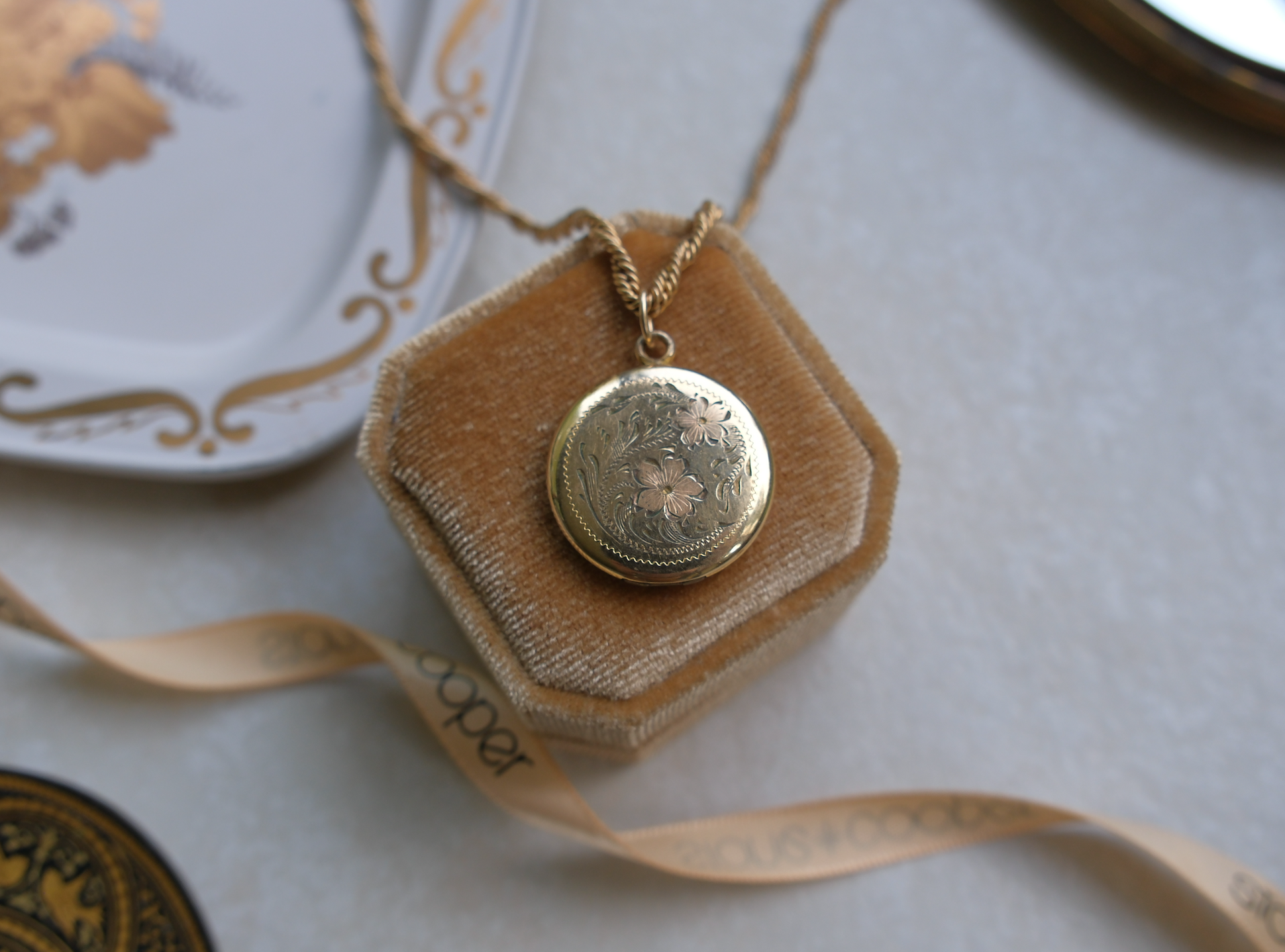 Faye Gold-Filled Engraved Flower Locket - Stone Cooper