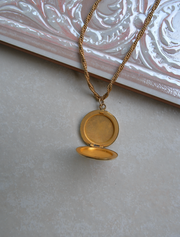 Faye Gold-Filled Engraved Flower Locket - Stone Cooper
