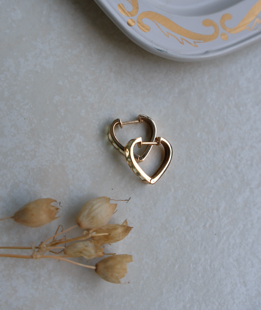 Peridot 14K Heart Huggies - Stone Cooper