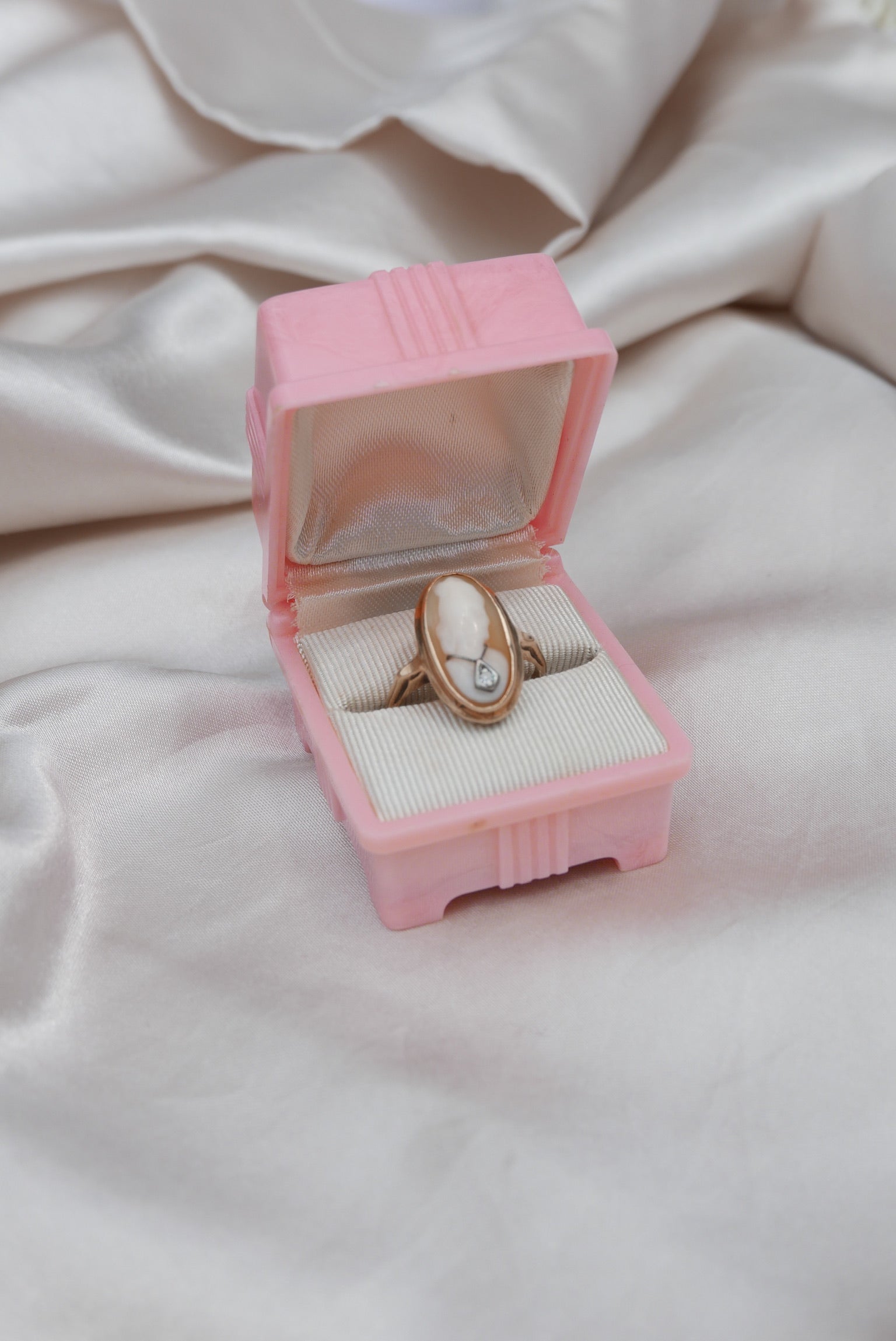 Cameo Diamond Ring 10K (7)