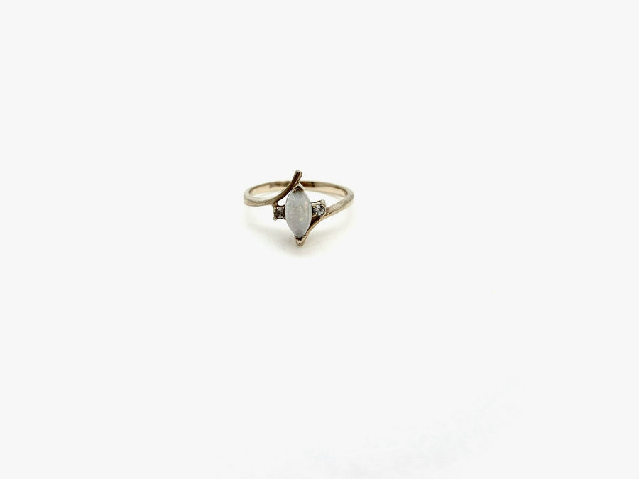 Retro Vintage Opal 10K Ring (6.5)