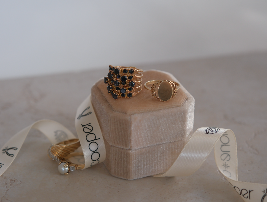 10K Gold Oval Signet Ring (7.75) - Stone Cooper