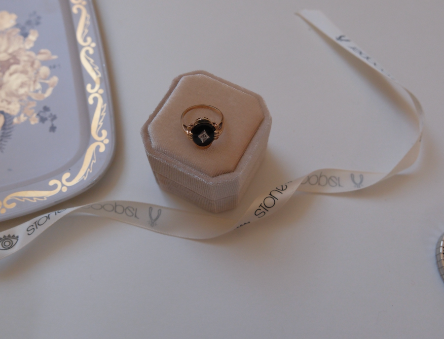 10K Vintage Onyx Diamond Ring (6.25)