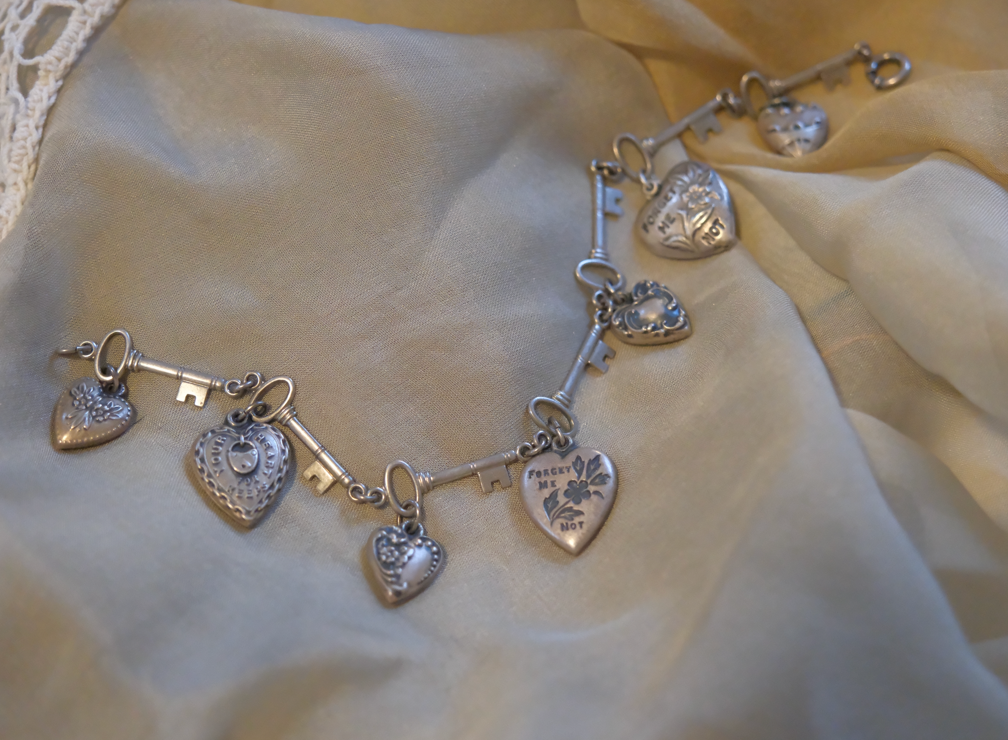 Victorian Puffy Hearts 'Forget Me Not' Sterling Bracelet