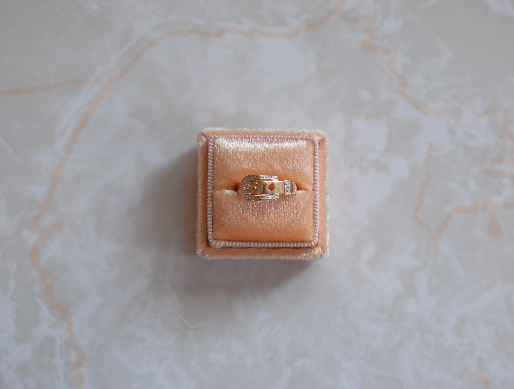 14K Vintage Two-Toned Buckle Ring (7.5) - Stone Cooper