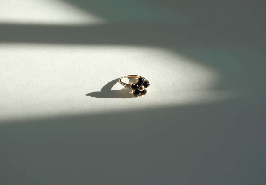 Vintage Onyx, 10K Yellow Gold Flower Ring (4.5) - Stone Cooper