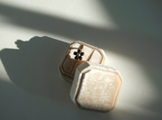Vintage Onyx, 10K Yellow Gold Flower Ring (4.5) - Stone Cooper