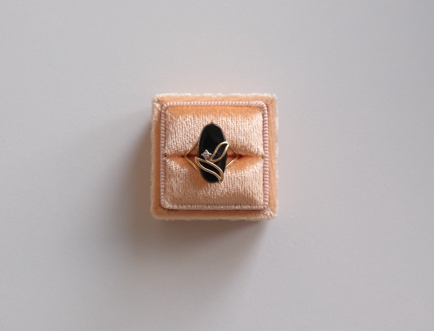 10K Vintage Onyx Diamond Leaf Ring (9)