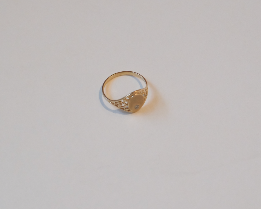 10K Vintage Diamond Signet (6.5)