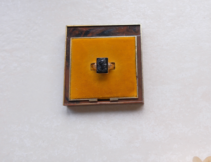 10K Onyx Intaglio Ring (8.25)