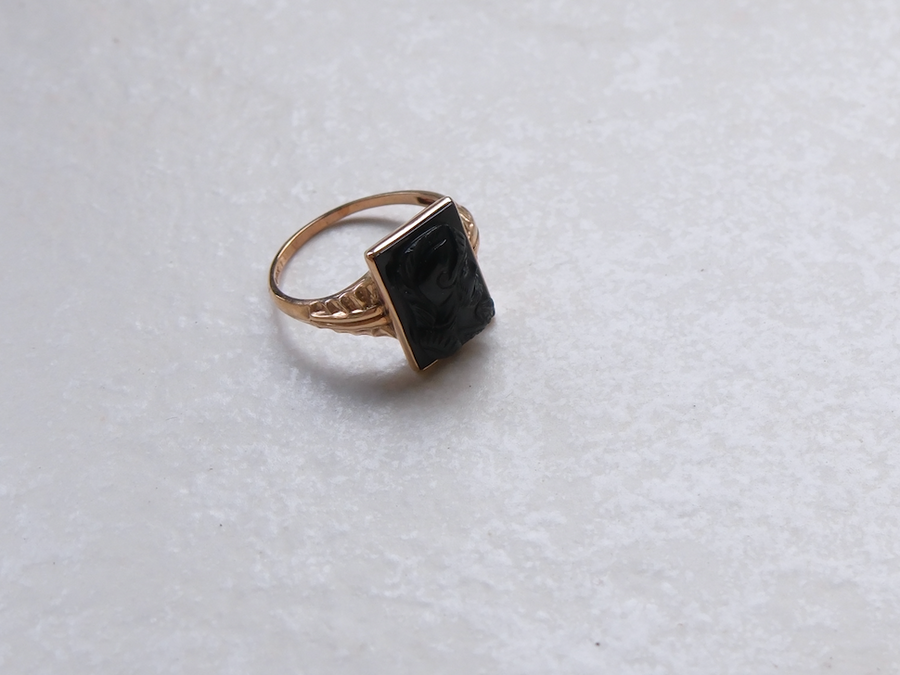 10K Onyx Intaglio Ring (8.25)