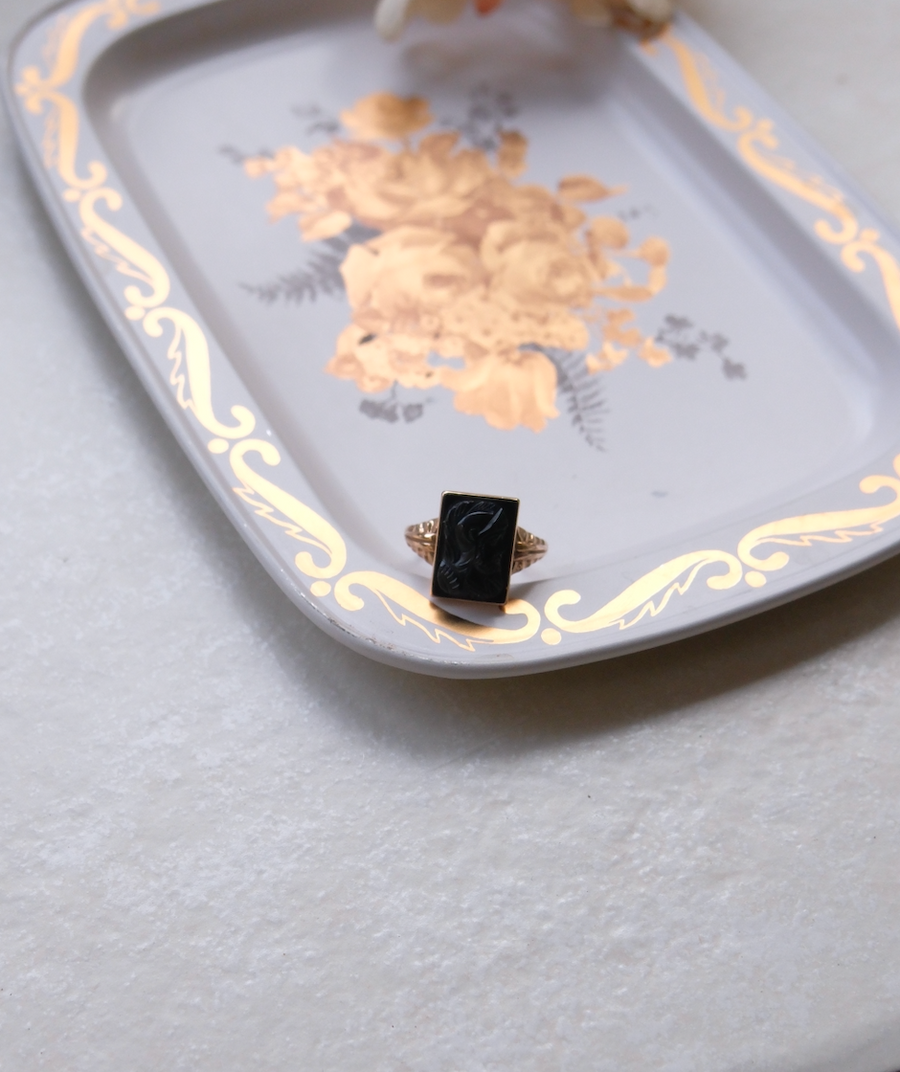 10K Onyx Intaglio Ring (8.25)