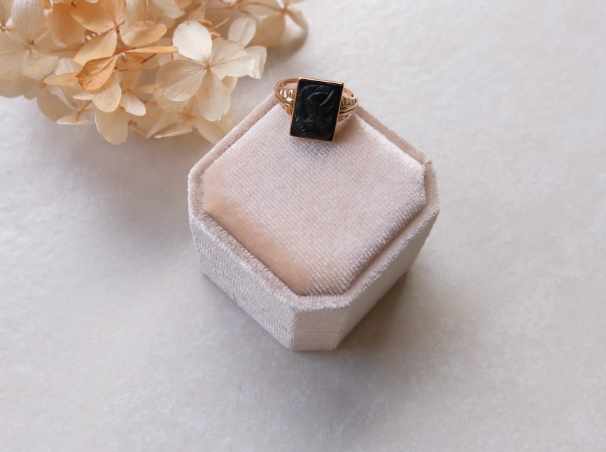 10K Onyx Intaglio Ring (8.25)