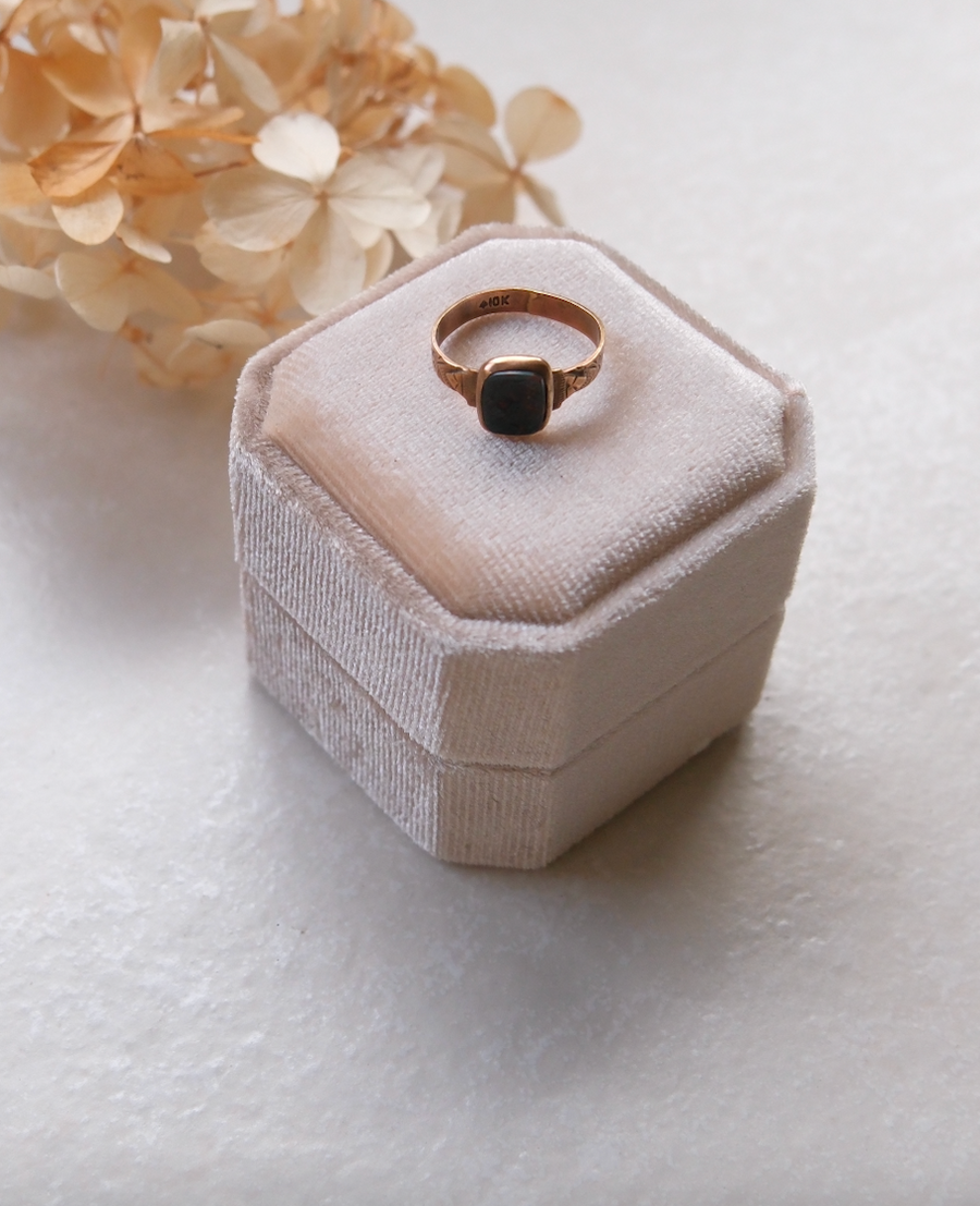 10K Bloodstone Intaglio Ring (5)